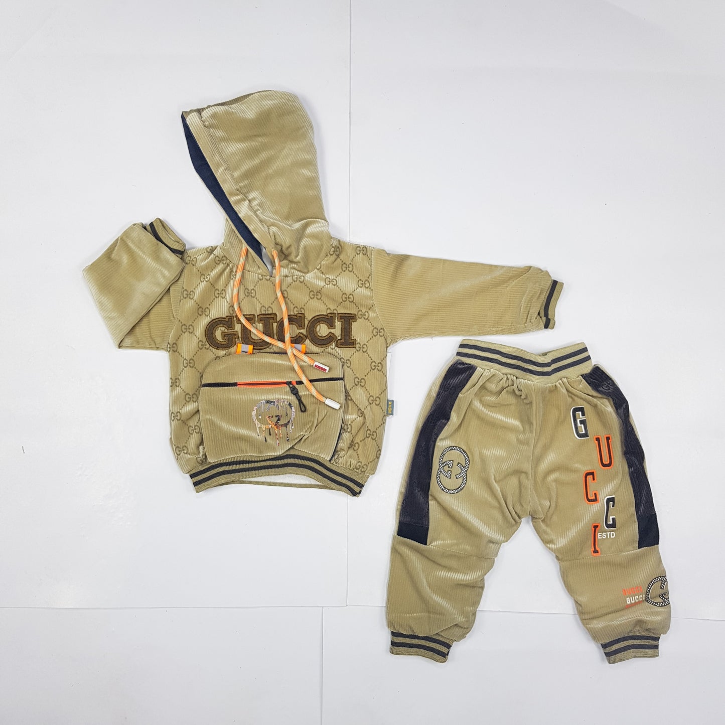 Trendy Winter Velour Hoodie and Pant Set for Toddlers - Beige with Black Accents