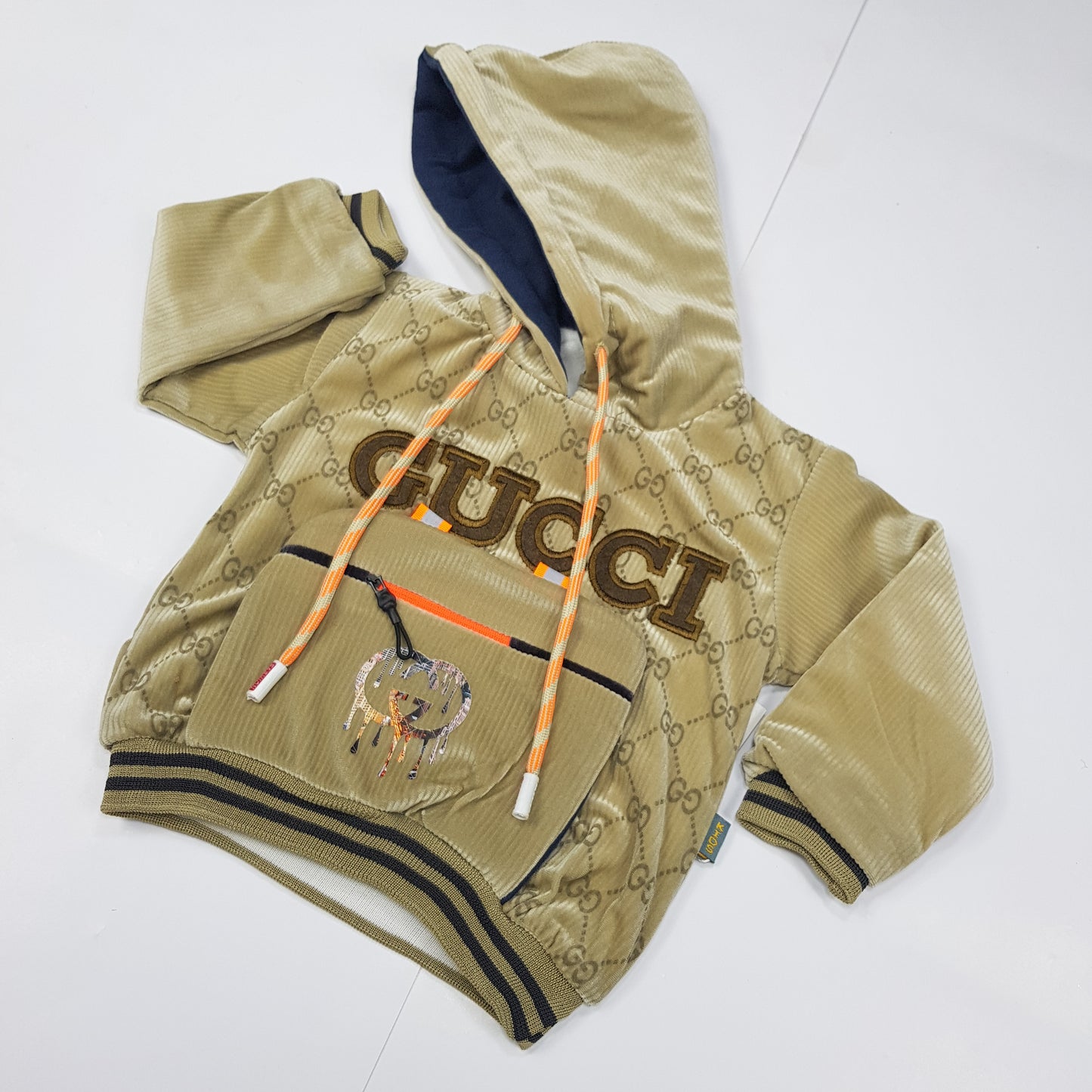 Trendy Winter Velour Hoodie and Pant Set for Toddlers - Beige with Black Accents